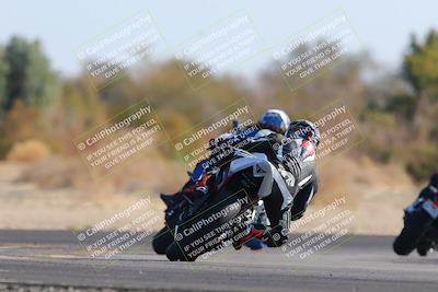 media/Dec-18-2022-SoCal Trackdays (Sun) [[8099a50955]]/Turn 7 Backside (1125am)/